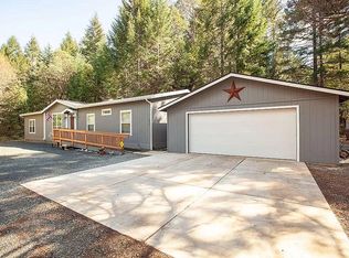 457 Stage Stop Dr, Cave Junction, OR 97523