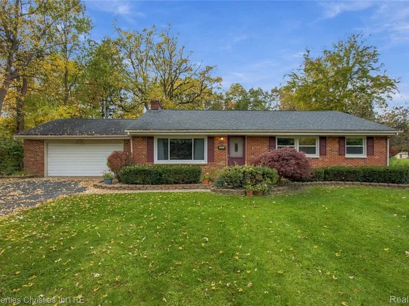662 Coughlan St, Auburn Hills, MI 48326