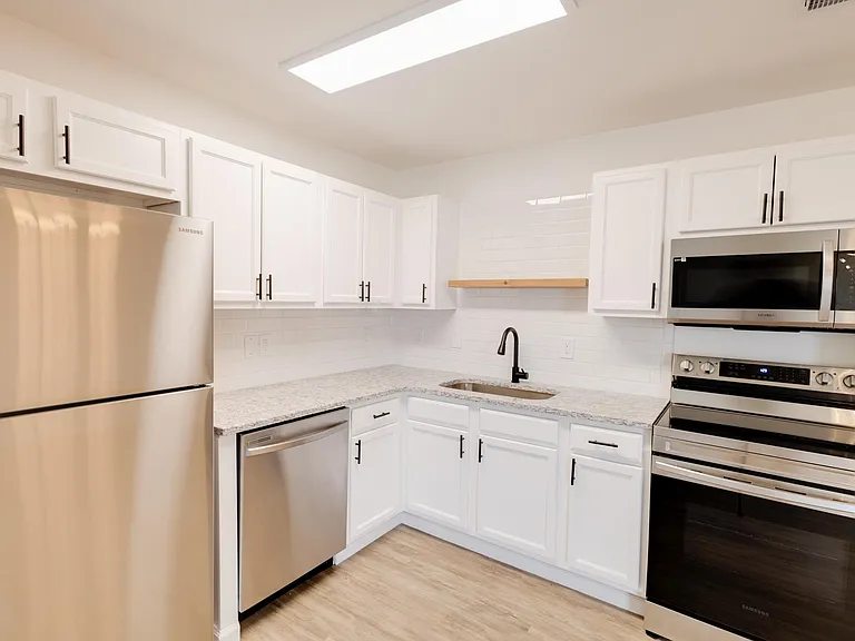 306 E Southern Trace Dr — Photo 6