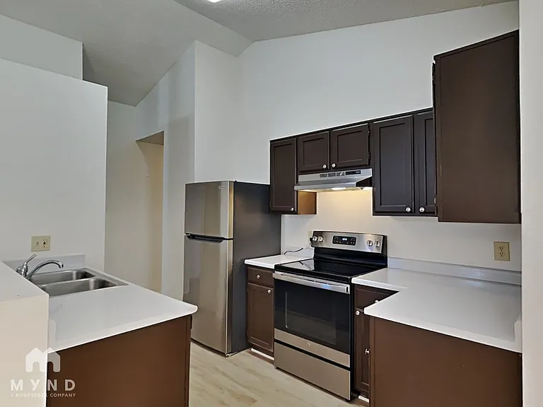 10049 W Mariposa St — Photo 1