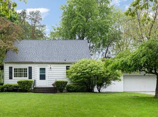 1355 Hemmeter Rd, Saginaw, MI 48638