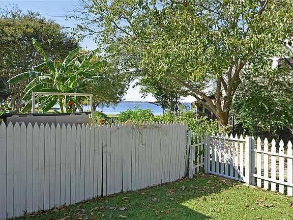 3rd image of 3312 Lakeside Dr