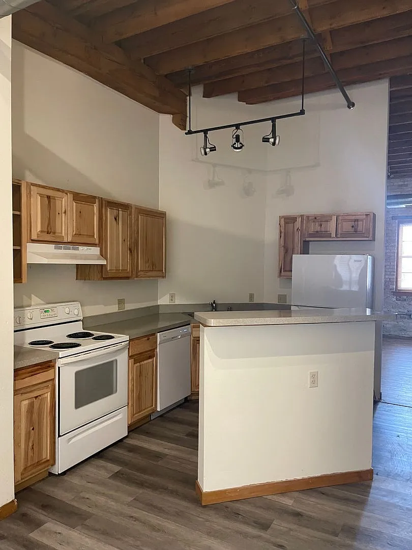 Belle Harbor offers one, two, and three bedroom lofts — Photo 2