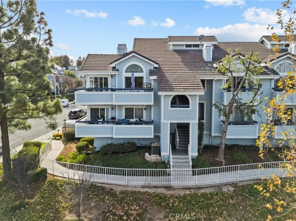 20305 Rue Crevier Unit 585, Santa Clarita, CA 91351