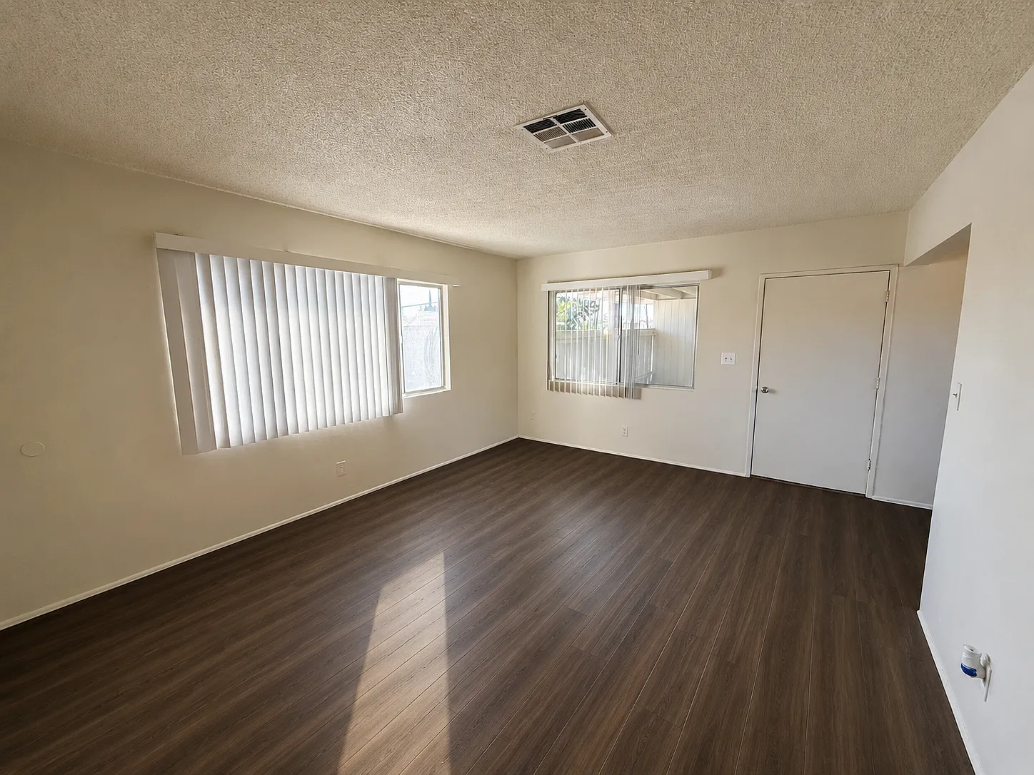 2 bed, 950 sqft, $2,295 — Photo 4