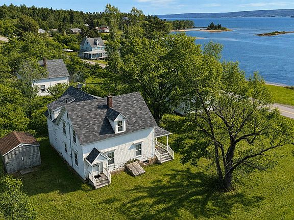 4th image of 2145 Marble Mountain Rd