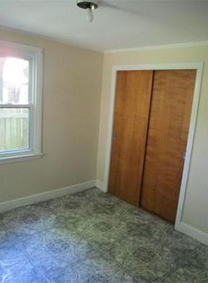 4th image of 147 Summer St