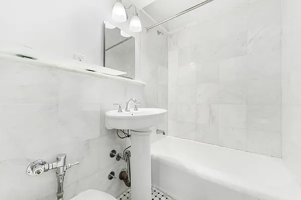 Rented by Compass | media 21