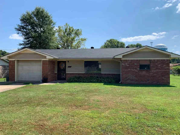 1111 Susan Ln, Dyersburg, TN 38024