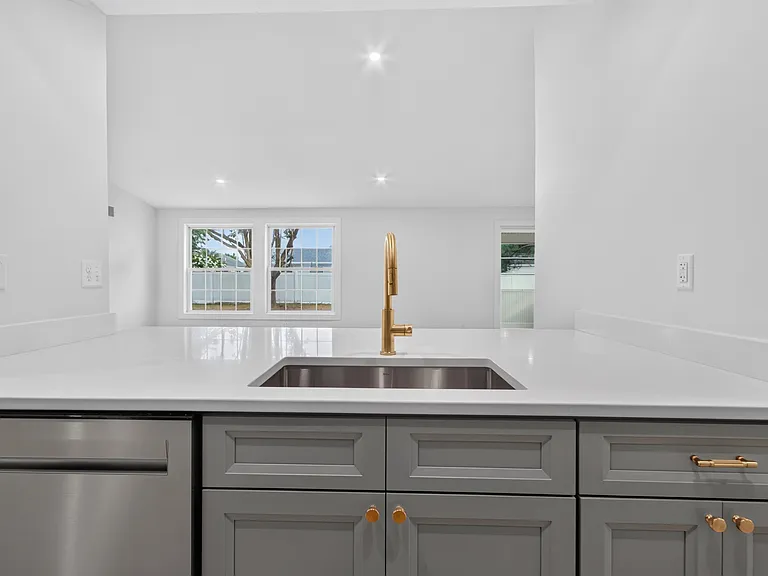 45 Tiffany Dr — Photo 12