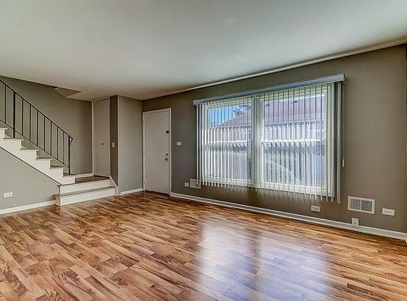 3rd image of 1688 Queensbury Cir #5874