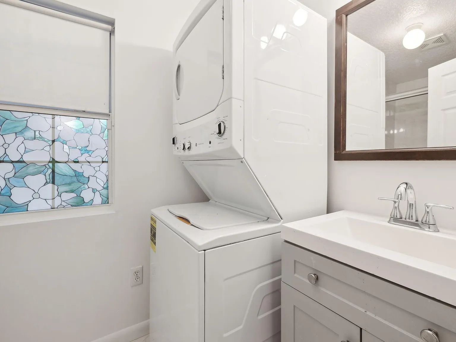 4 bed, 2.0 bath, 1400 sqft, $750 — Photo 4