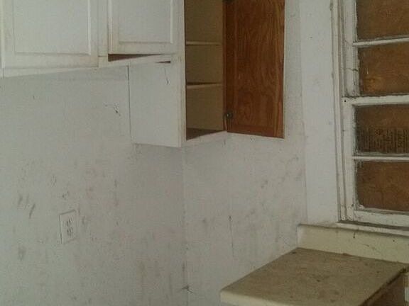 4th image of 2318 Dexter Ave