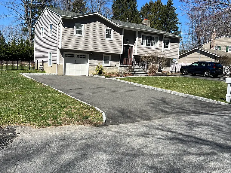 16 Roosevelt Dr — Photo 17