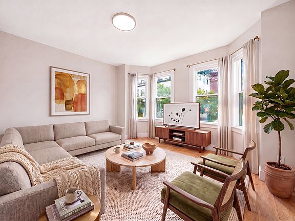 2nd image of 18 Creighton St APT 1