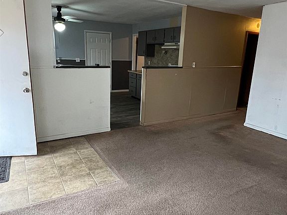 4th image of 1960 Oakcrest Dr