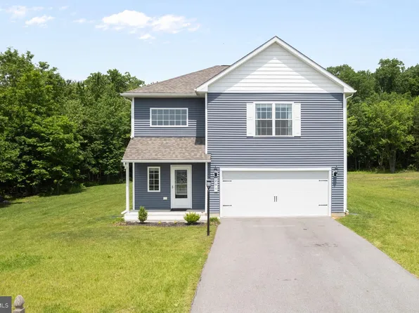 259 Headwaters Dr, Falling Waters, WV 25419