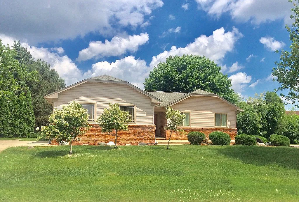 304 Coldiron Dr photo 1