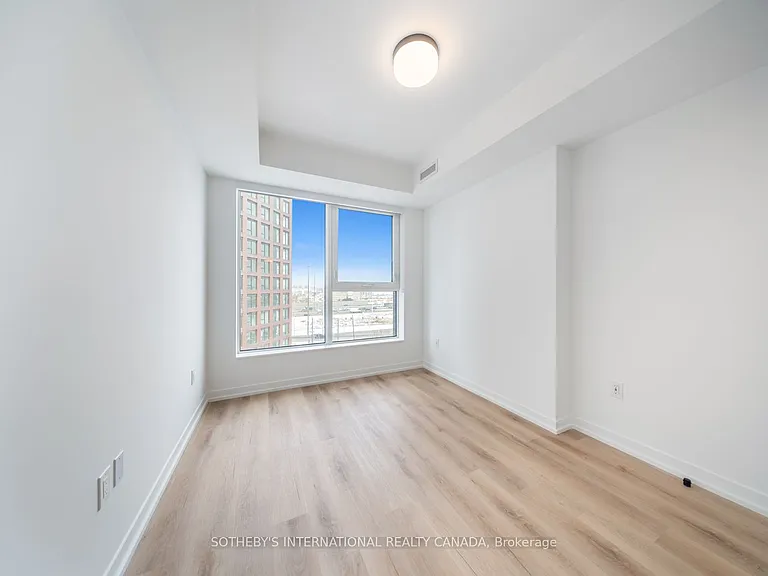 5 York Rd #911 — Photo 18
