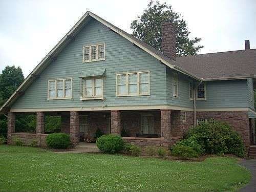 1st image of 709 College St