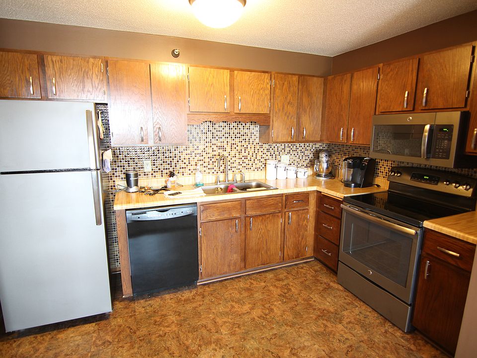 1st image of 26 10th St W Unit 1604