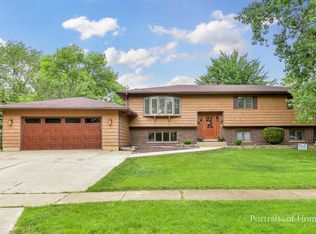 1500 Hillcrest Rd, Downers Grove, IL 60516