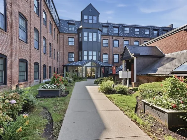21 Linden St APT 421, Quincy, MA 02170
