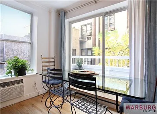 Sold by Warburg | media 2