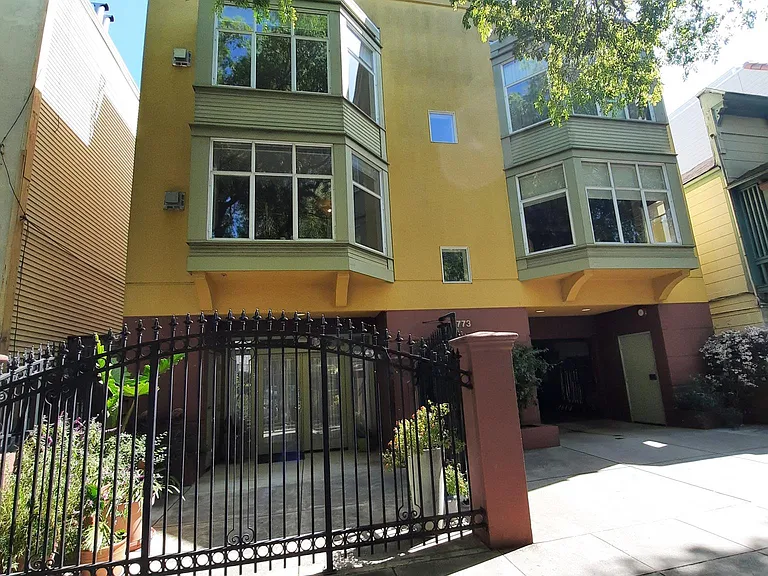 2773 Folsom St #302 — Photo 25
