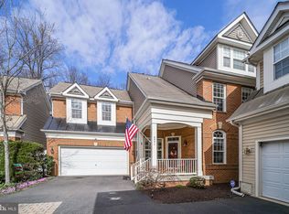 6971 Inlet Creek Ct, Fort Belvoir, VA 22060