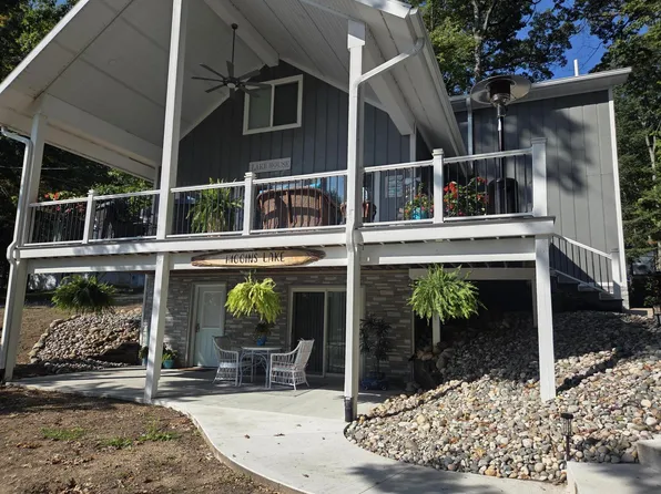 1691 W Higgins Lake Dr, Roscommon, MI 48653