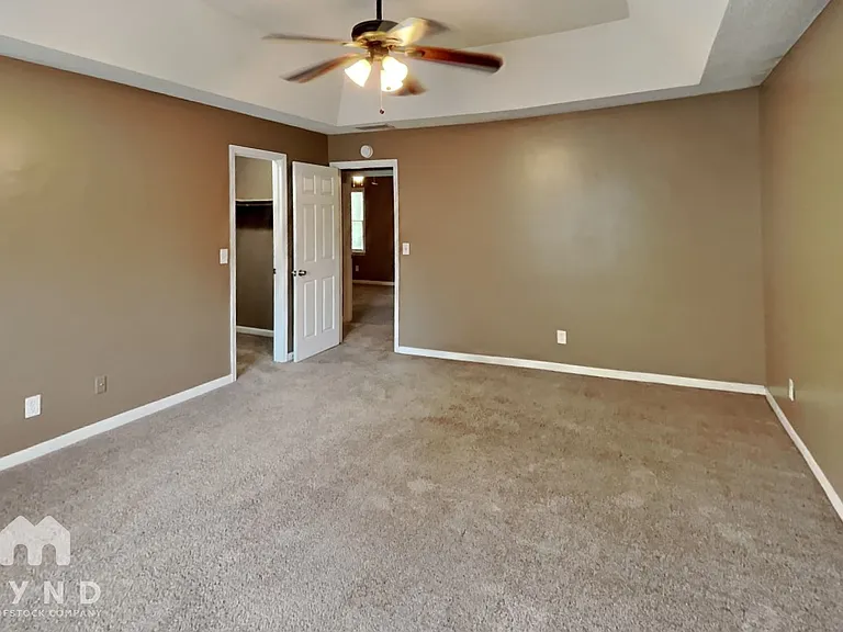 2574 Overlake Dr — Photo 11