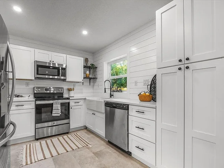 4715 Plymouth St — Photo 11