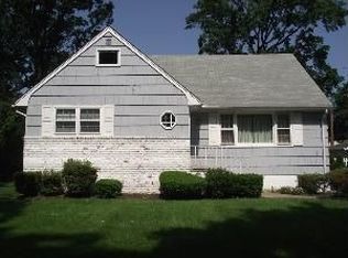 372 Forest Ave, Glen Ridge, NJ 07028