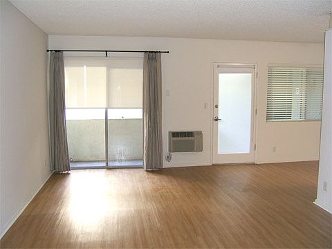 5th image of 1873 Veteran Ave APT 3