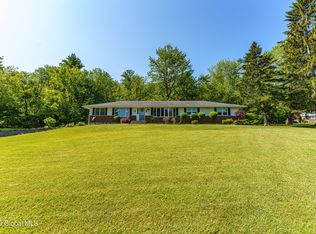 35 Dormay Ln, Troy, NY 12182