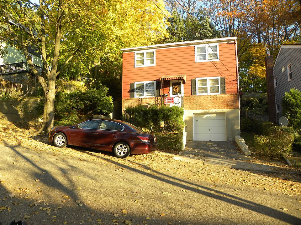 Front~1 Car Garage