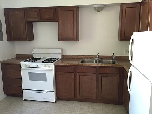 2nd image of 961 Lindsay Ave