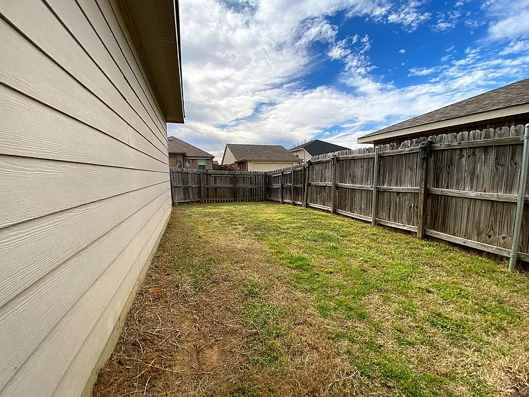 8814 Tucker Cross Rd — Photo 10