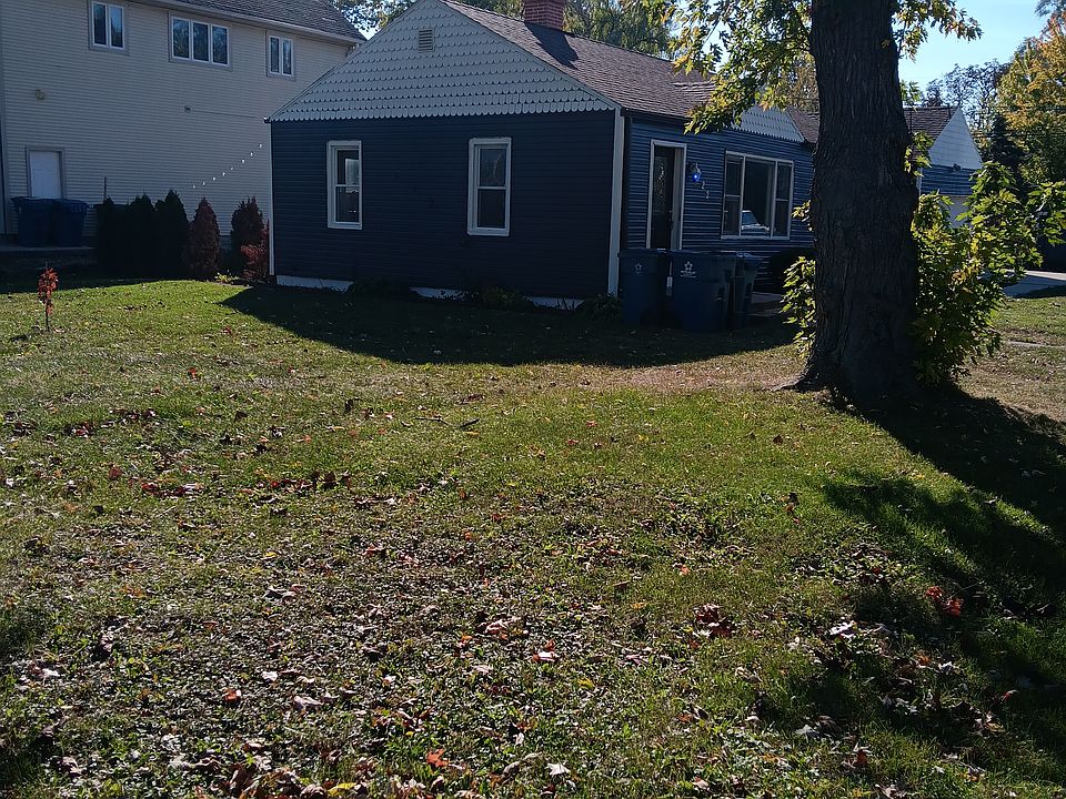 1st image of 222 E Crest Ave
