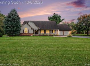 4838 Hy Dale Dr, Pinckney, MI 48169