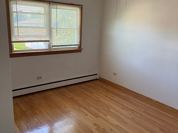 5th image of 7543 S Roberts Rd APT 2R