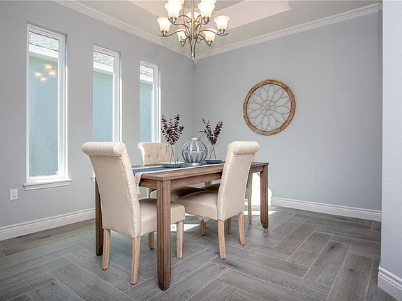3rd image of 6622 Paddington Dr