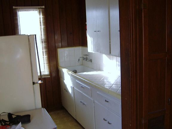 3rd image of 324 Claremont APT D