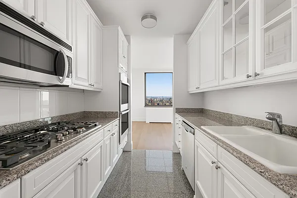 Rented by Douglas Elliman | media 16