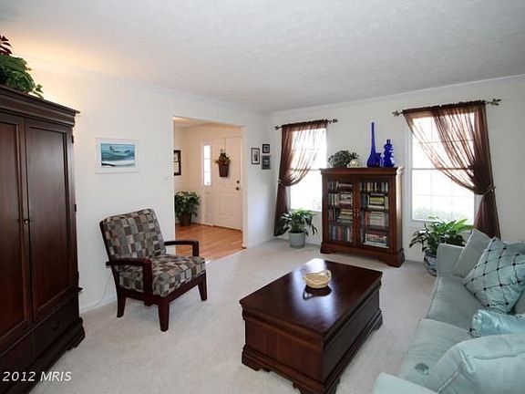 2nd image of 5919 Oakland Park Dr