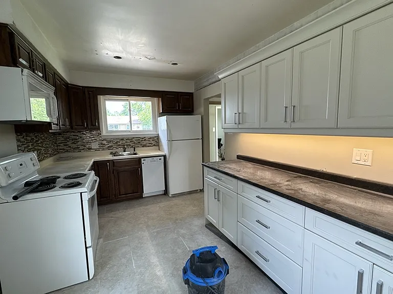 69 Ottaway Ave — Photo 6