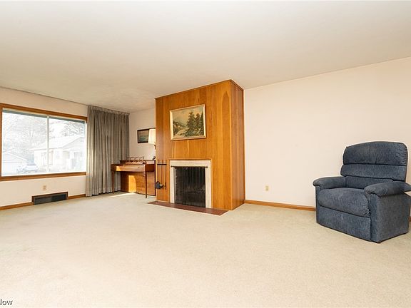 4th image of 131 Gordon Ave