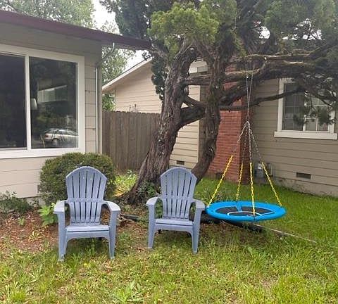 3rd image of 404 Ashbury Avenue