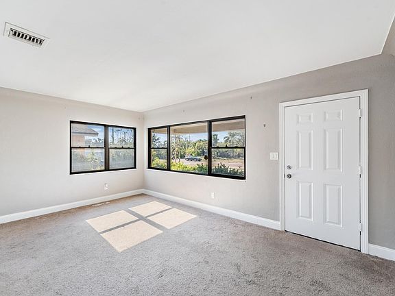 4th image of 29 Westwood Ter N